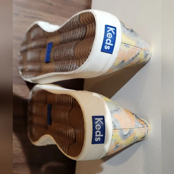 Women's Keds Slip On Shoes, Size 11 - Picture 6 of 7